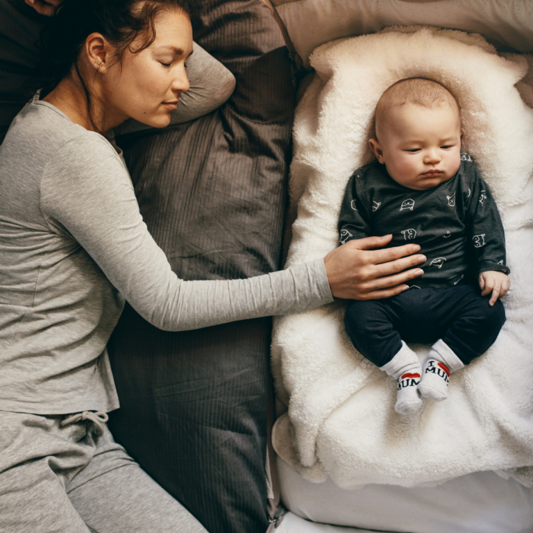 Dlaczego niemowlę nie chce spać w nocy?